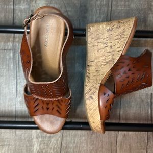 Maurices women’s brown leather wedge sandal size 10